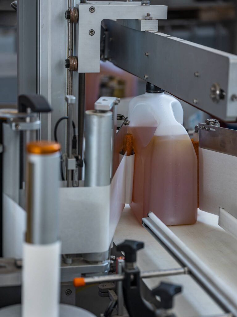 Lubrificanti private label: dalla formula alla consegna, tappa per tappa
